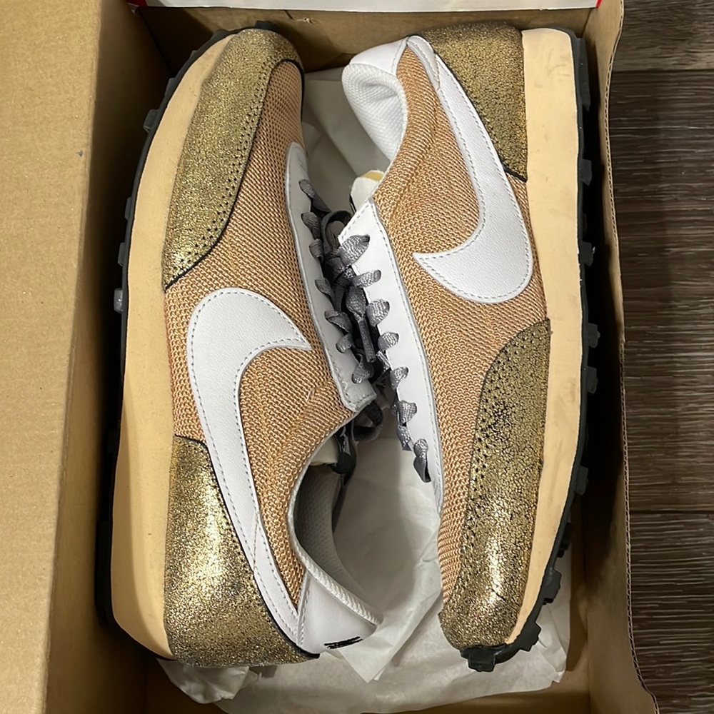 Womens Nike DBreak